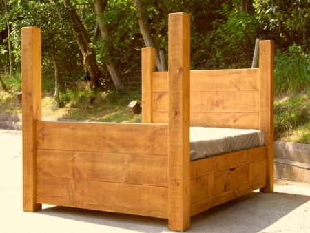 Chunky plank bed with high posts and  2 single drawer packs, 1 per side